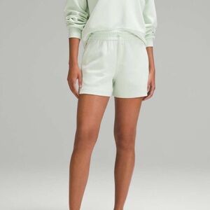 Lululemon Softstreme High-Rise Short 4” – Size 10